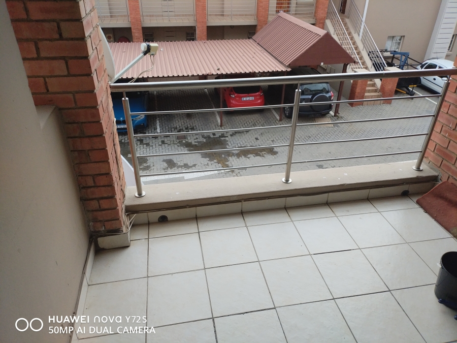 2 Bedroom Property for Sale in Kosmosdal Gauteng