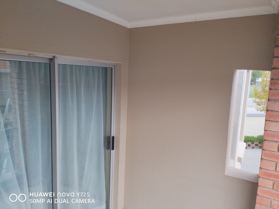 2 Bedroom Property for Sale in Kosmosdal Gauteng