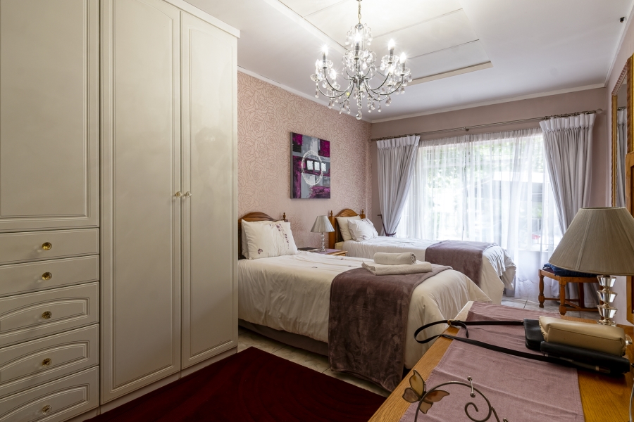 5 Bedroom Property for Sale in Lynnwood Gauteng