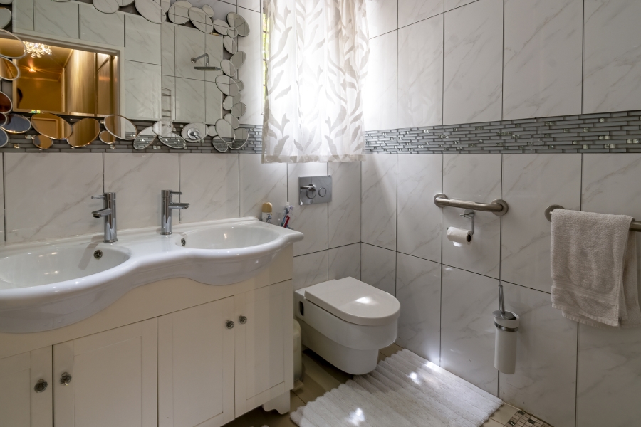 5 Bedroom Property for Sale in Lynnwood Gauteng