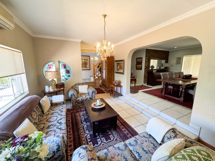 6 Bedroom Property for Sale in Eldoraigne Gauteng