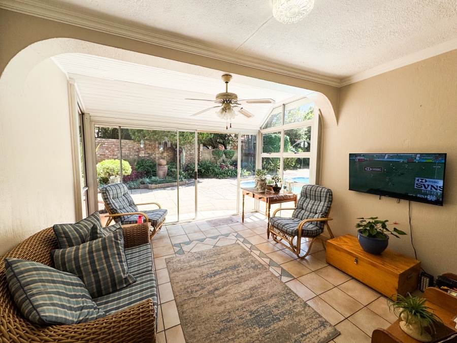 6 Bedroom Property for Sale in Eldoraigne Gauteng