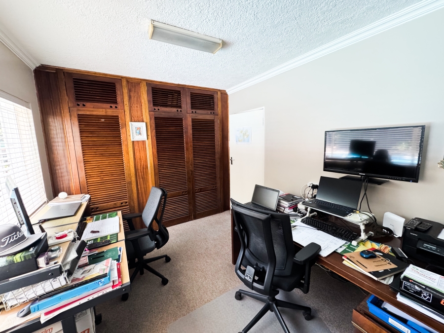 6 Bedroom Property for Sale in Eldoraigne Gauteng