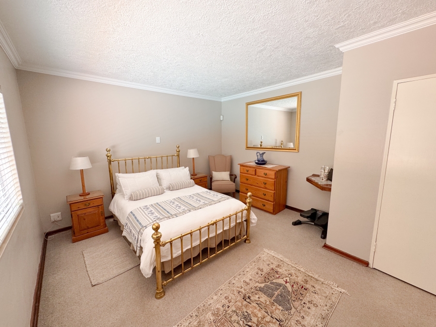 6 Bedroom Property for Sale in Eldoraigne Gauteng