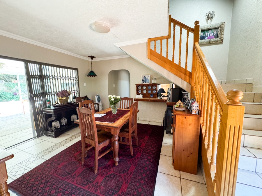 6 Bedroom Property for Sale in Eldoraigne Gauteng