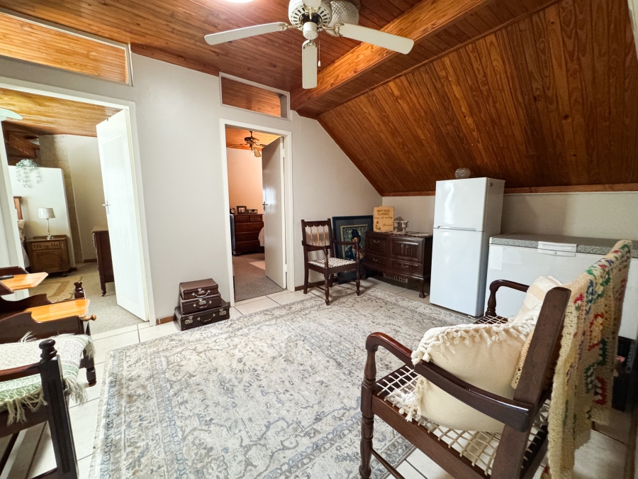 6 Bedroom Property for Sale in Eldoraigne Gauteng