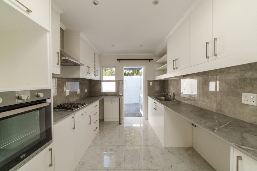 To Let 4 Bedroom Property for Rent in Dainfern Golf Estate Gauteng