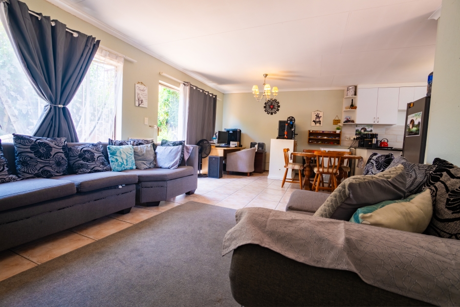 2 Bedroom Property for Sale in Honeydew Ridge Gauteng