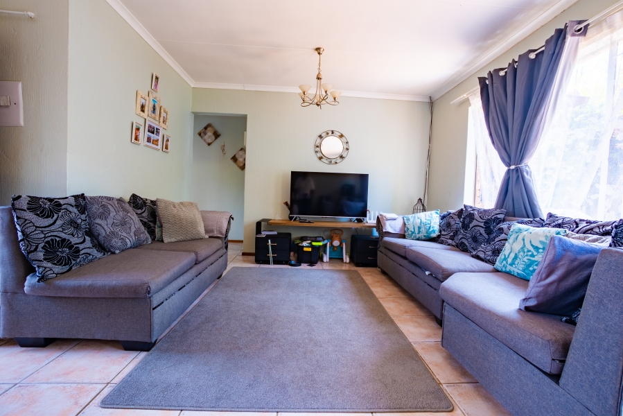 2 Bedroom Property for Sale in Honeydew Ridge Gauteng