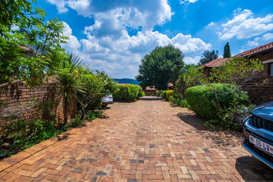 2 Bedroom Property for Sale in Honeydew Ridge Gauteng