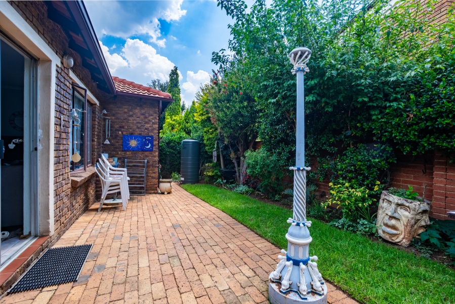 2 Bedroom Property for Sale in Honeydew Ridge Gauteng