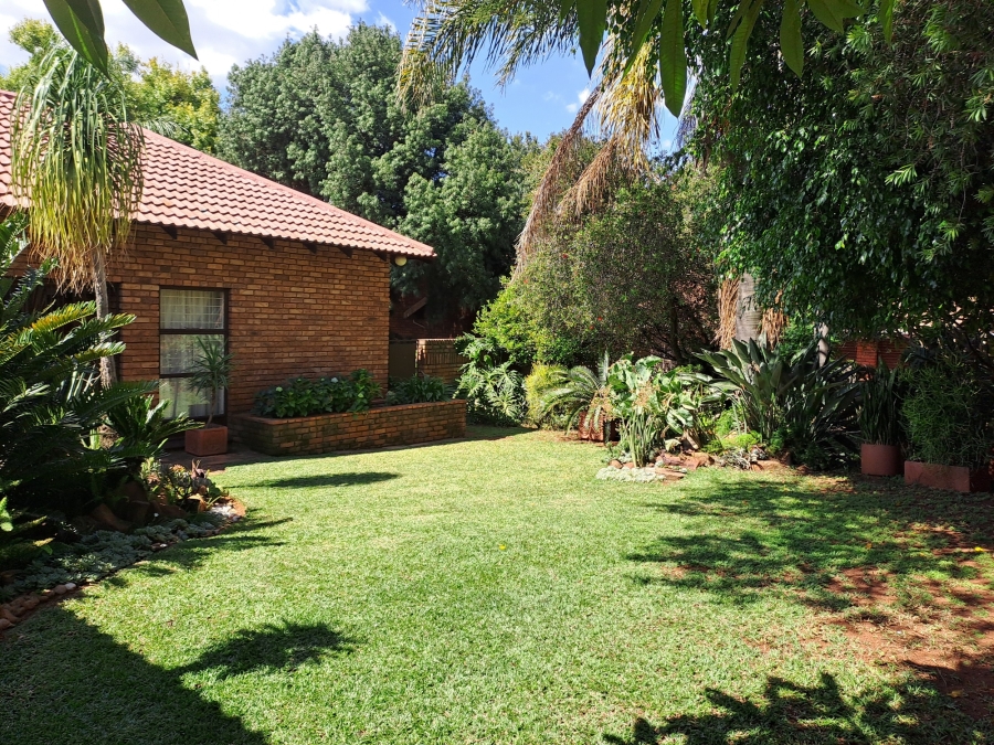 4 Bedroom Property for Sale in Garsfontein Gauteng