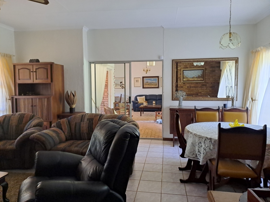 4 Bedroom Property for Sale in Garsfontein Gauteng