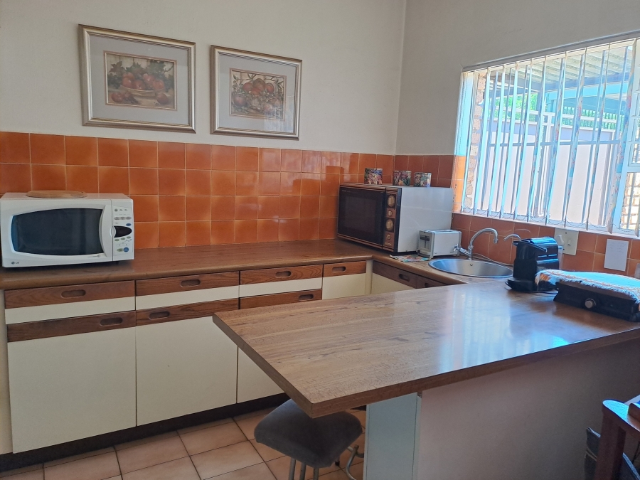 4 Bedroom Property for Sale in Garsfontein Gauteng