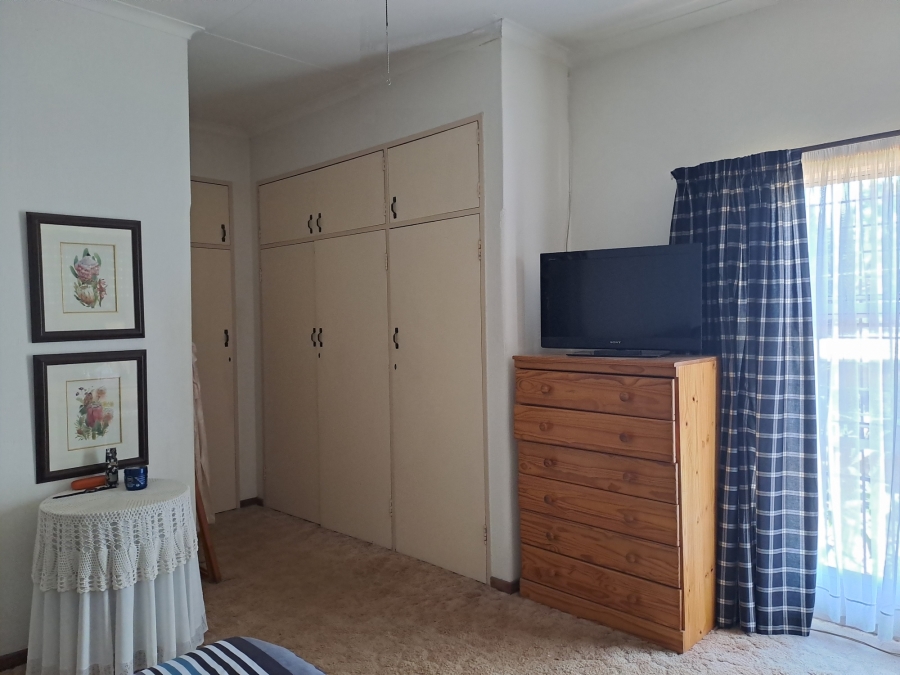 4 Bedroom Property for Sale in Garsfontein Gauteng