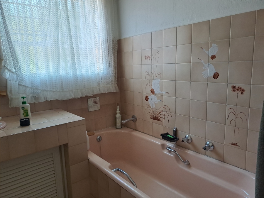 4 Bedroom Property for Sale in Garsfontein Gauteng