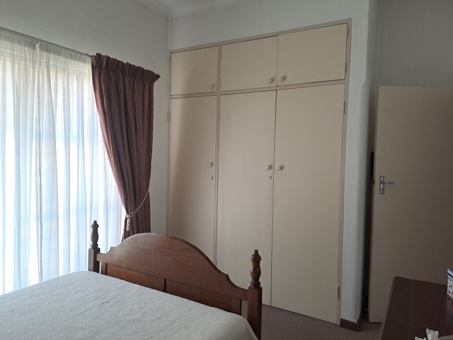 4 Bedroom Property for Sale in Garsfontein Gauteng