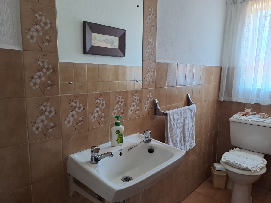 4 Bedroom Property for Sale in Garsfontein Gauteng