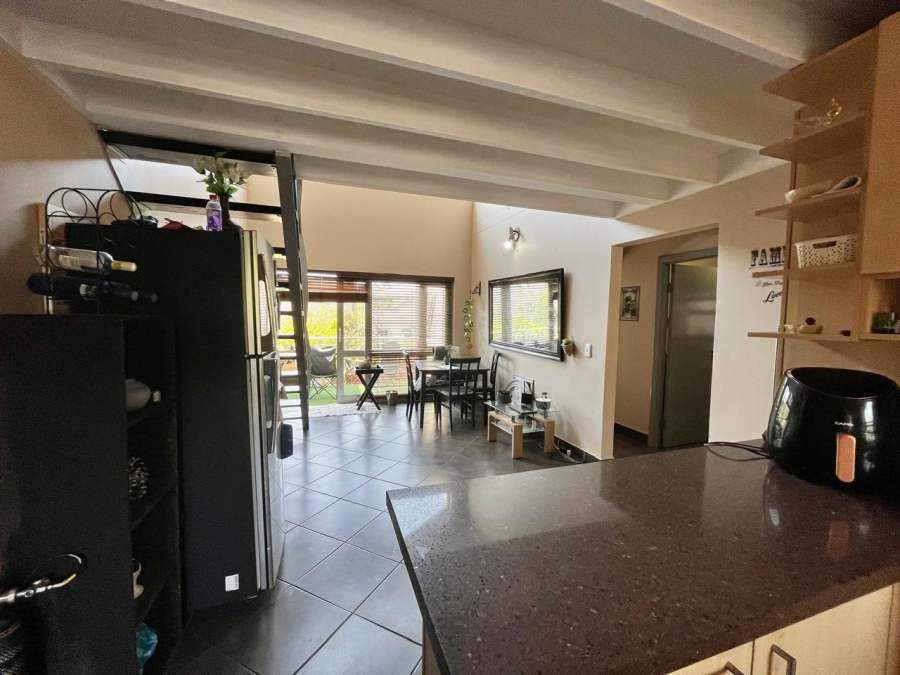 2 Bedroom Property for Sale in Lonehill Gauteng