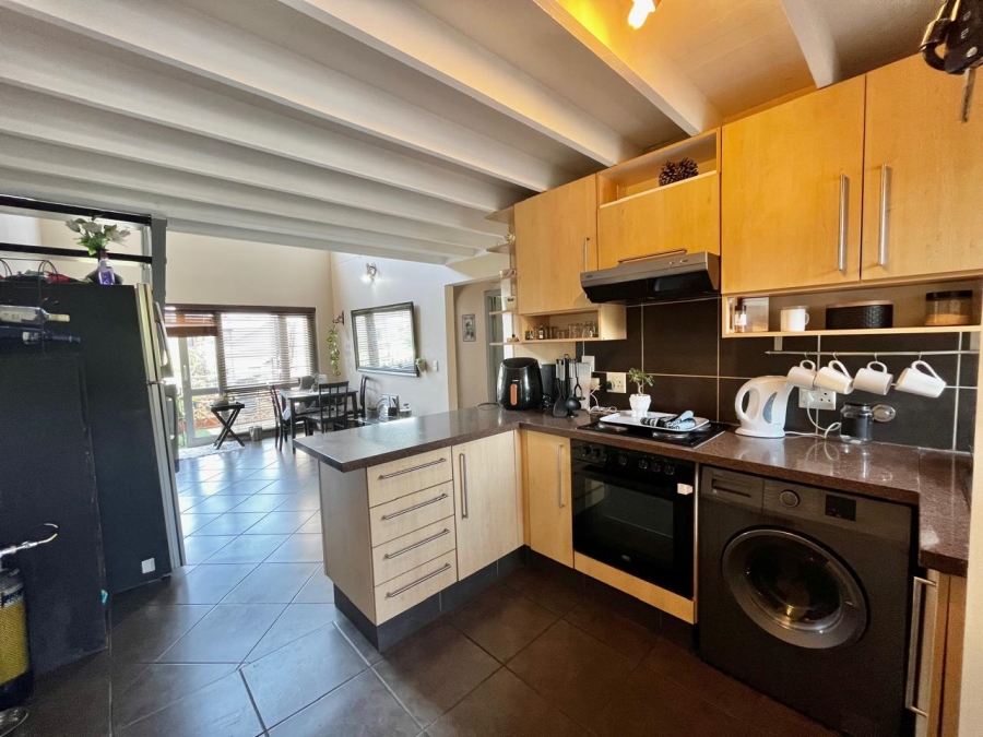 2 Bedroom Property for Sale in Lonehill Gauteng