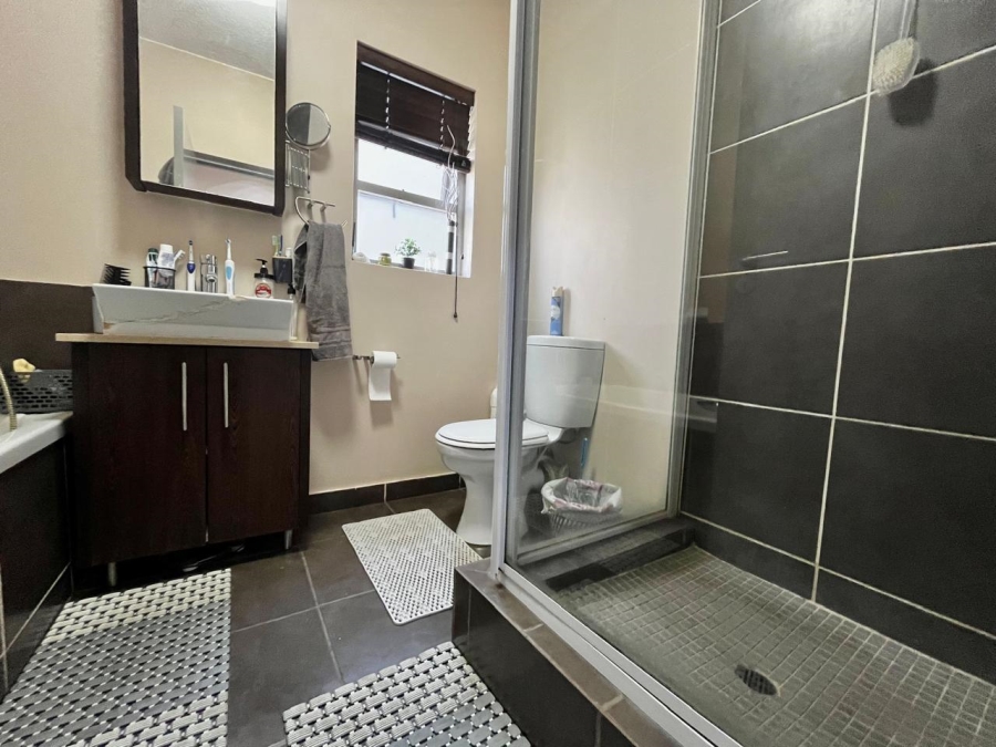 2 Bedroom Property for Sale in Lonehill Gauteng