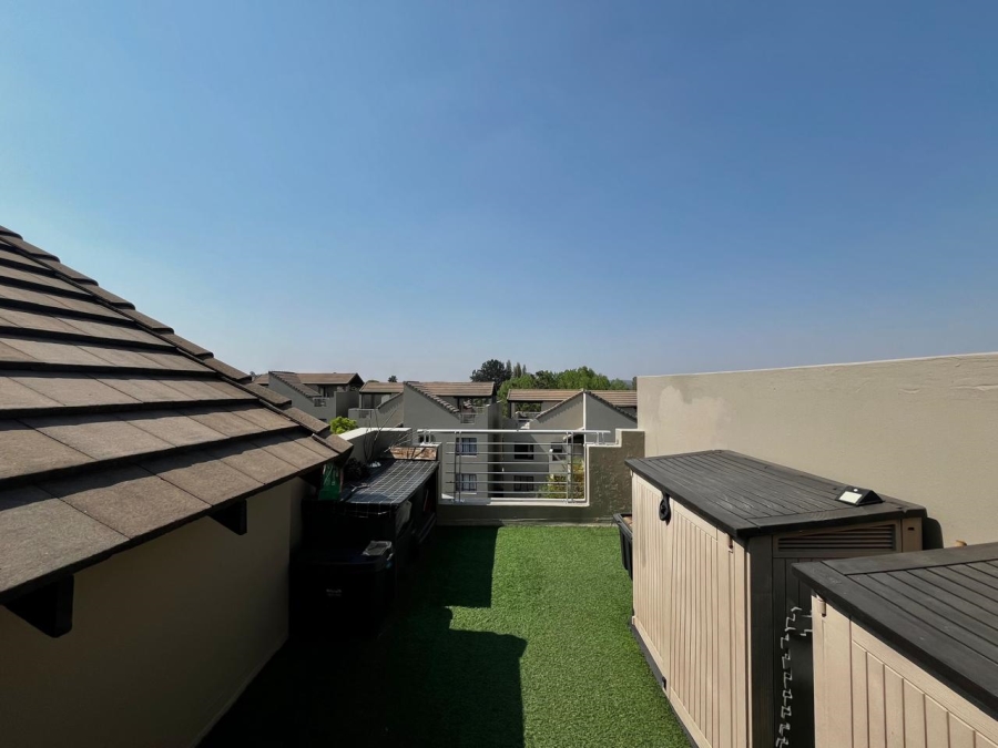 2 Bedroom Property for Sale in Lonehill Gauteng