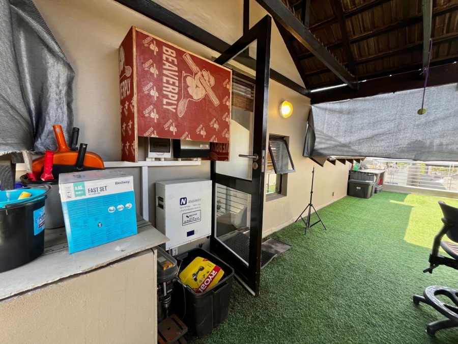 2 Bedroom Property for Sale in Lonehill Gauteng