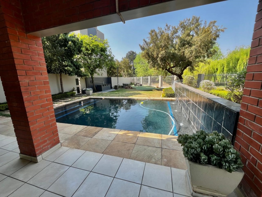 2 Bedroom Property for Sale in Lonehill Gauteng