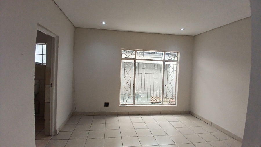To Let 4 Bedroom Property for Rent in Brackenhurst Gauteng