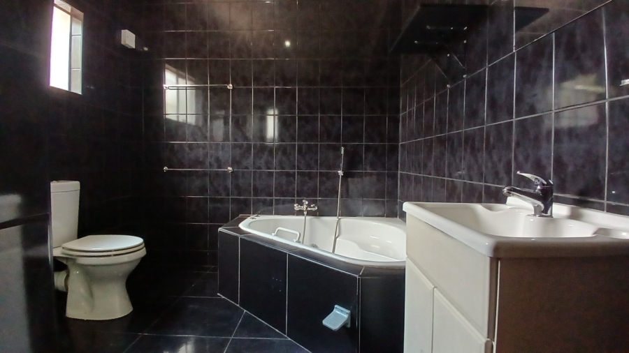 To Let 4 Bedroom Property for Rent in Brackenhurst Gauteng