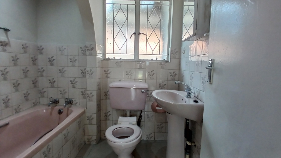 To Let 4 Bedroom Property for Rent in Brackenhurst Gauteng