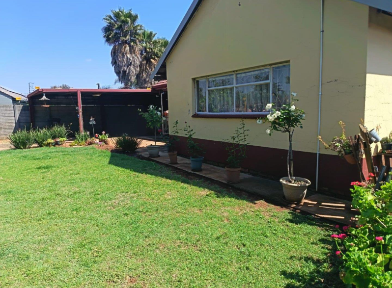 To Let 3 Bedroom Property for Rent in Krugersrus Gauteng