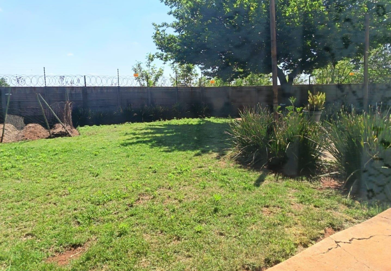 To Let 3 Bedroom Property for Rent in Krugersrus Gauteng
