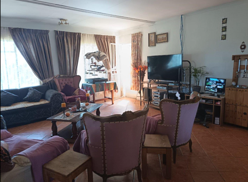 To Let 3 Bedroom Property for Rent in Krugersrus Gauteng