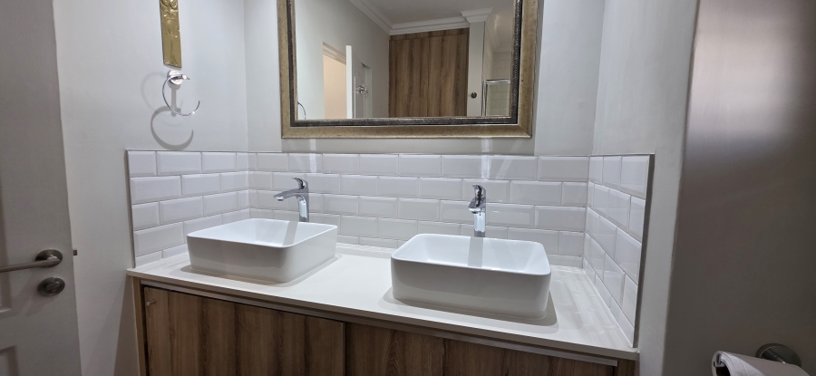 2 Bedroom Property for Sale in Greenstone Hill Gauteng