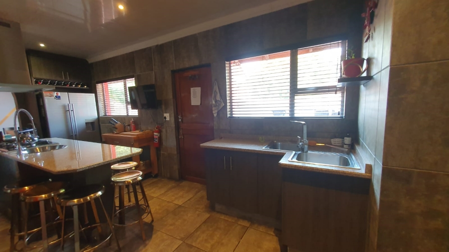 4 Bedroom Property for Sale in Brackendowns Gauteng