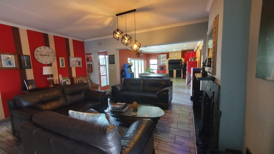 4 Bedroom Property for Sale in Brackendowns Gauteng