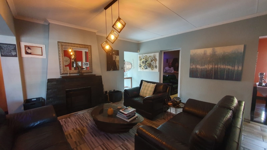 4 Bedroom Property for Sale in Brackendowns Gauteng