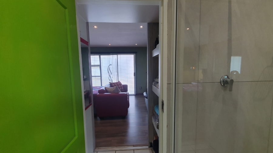 4 Bedroom Property for Sale in Brackendowns Gauteng