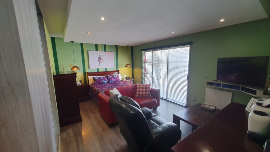 4 Bedroom Property for Sale in Brackendowns Gauteng