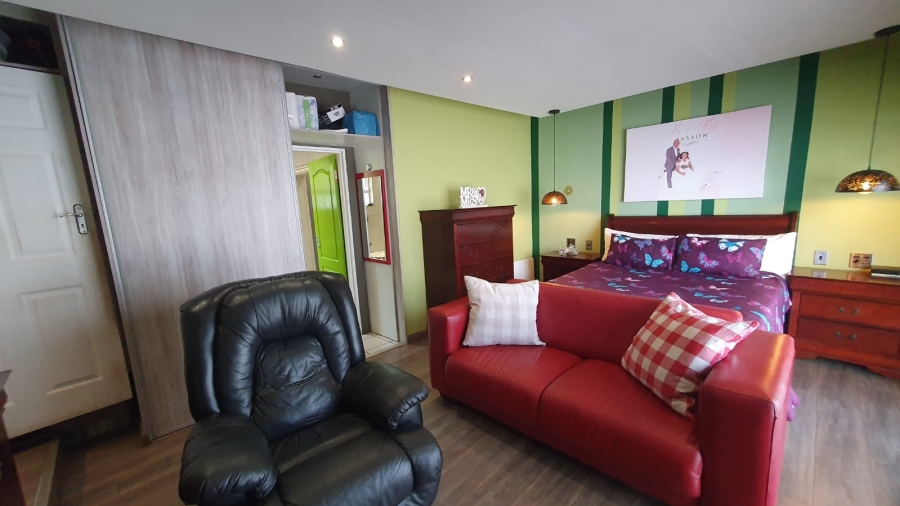 4 Bedroom Property for Sale in Brackendowns Gauteng