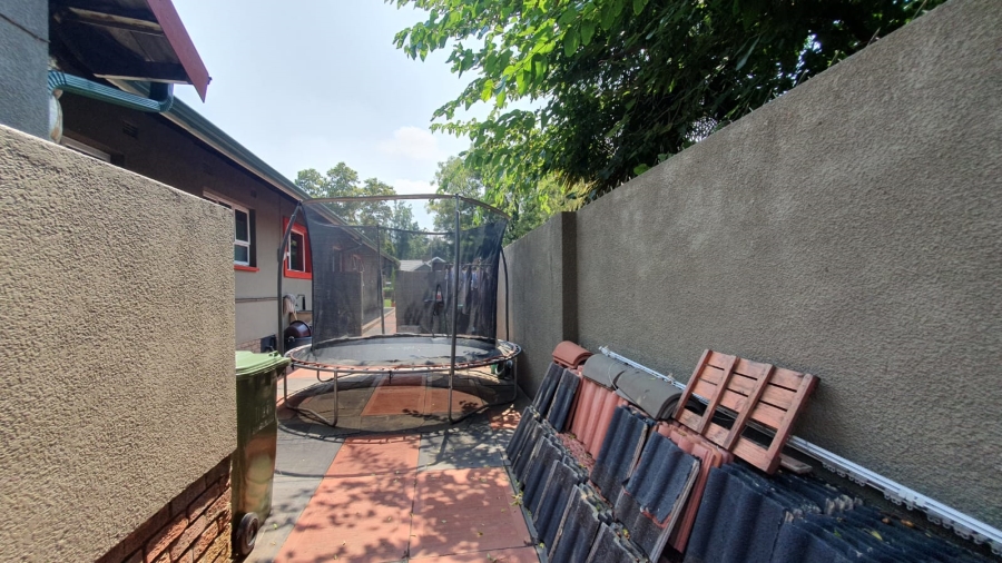 4 Bedroom Property for Sale in Brackendowns Gauteng