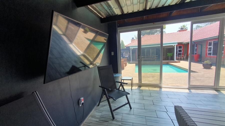 4 Bedroom Property for Sale in Brackendowns Gauteng