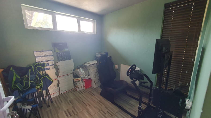 4 Bedroom Property for Sale in Brackendowns Gauteng