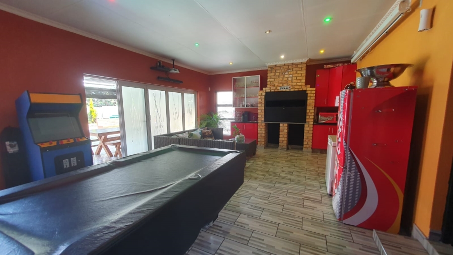4 Bedroom Property for Sale in Brackendowns Gauteng