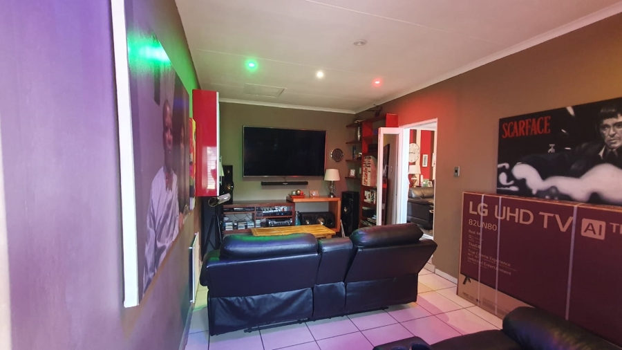 4 Bedroom Property for Sale in Brackendowns Gauteng