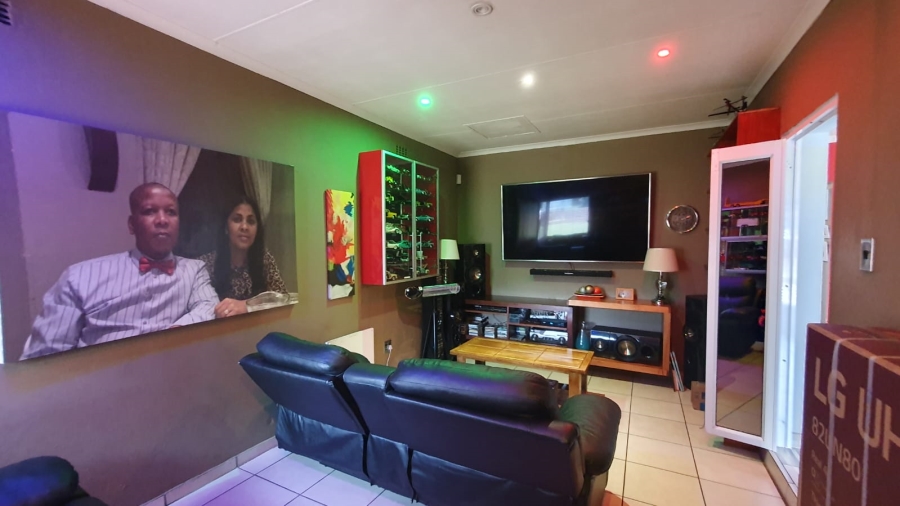 4 Bedroom Property for Sale in Brackendowns Gauteng