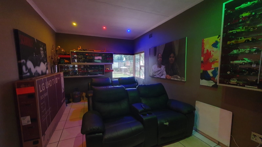 4 Bedroom Property for Sale in Brackendowns Gauteng