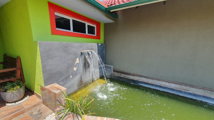 4 Bedroom Property for Sale in Brackendowns Gauteng