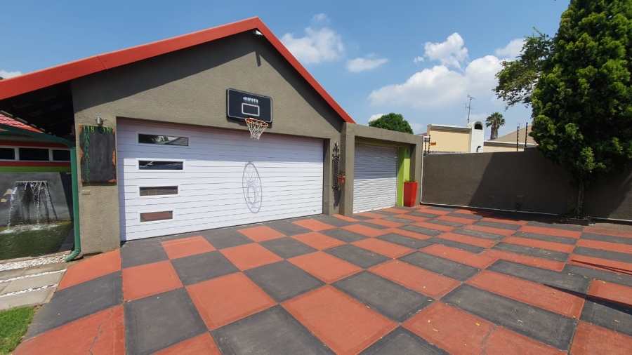 4 Bedroom Property for Sale in Brackendowns Gauteng